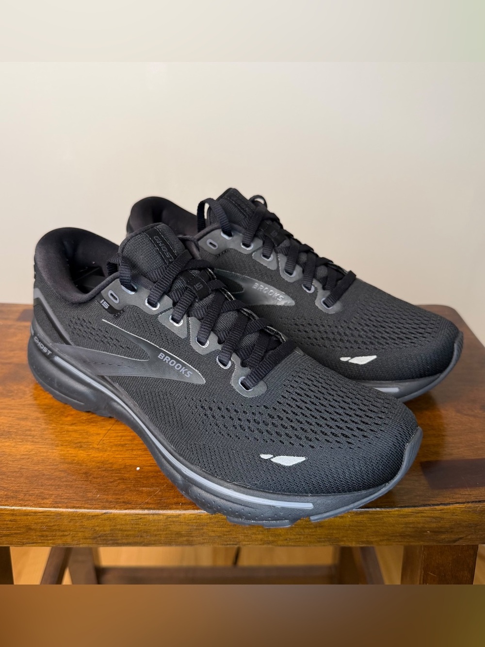 Brooks Ghost 15 Women’s 9.5 B Black Black Ebony Running Shoes 1203801B020